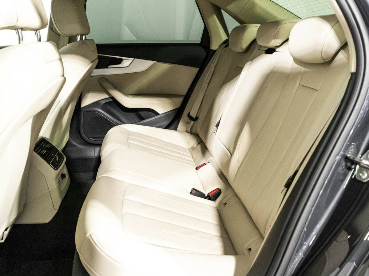 Audi A4 2020 года с пробегом. Фото: #9