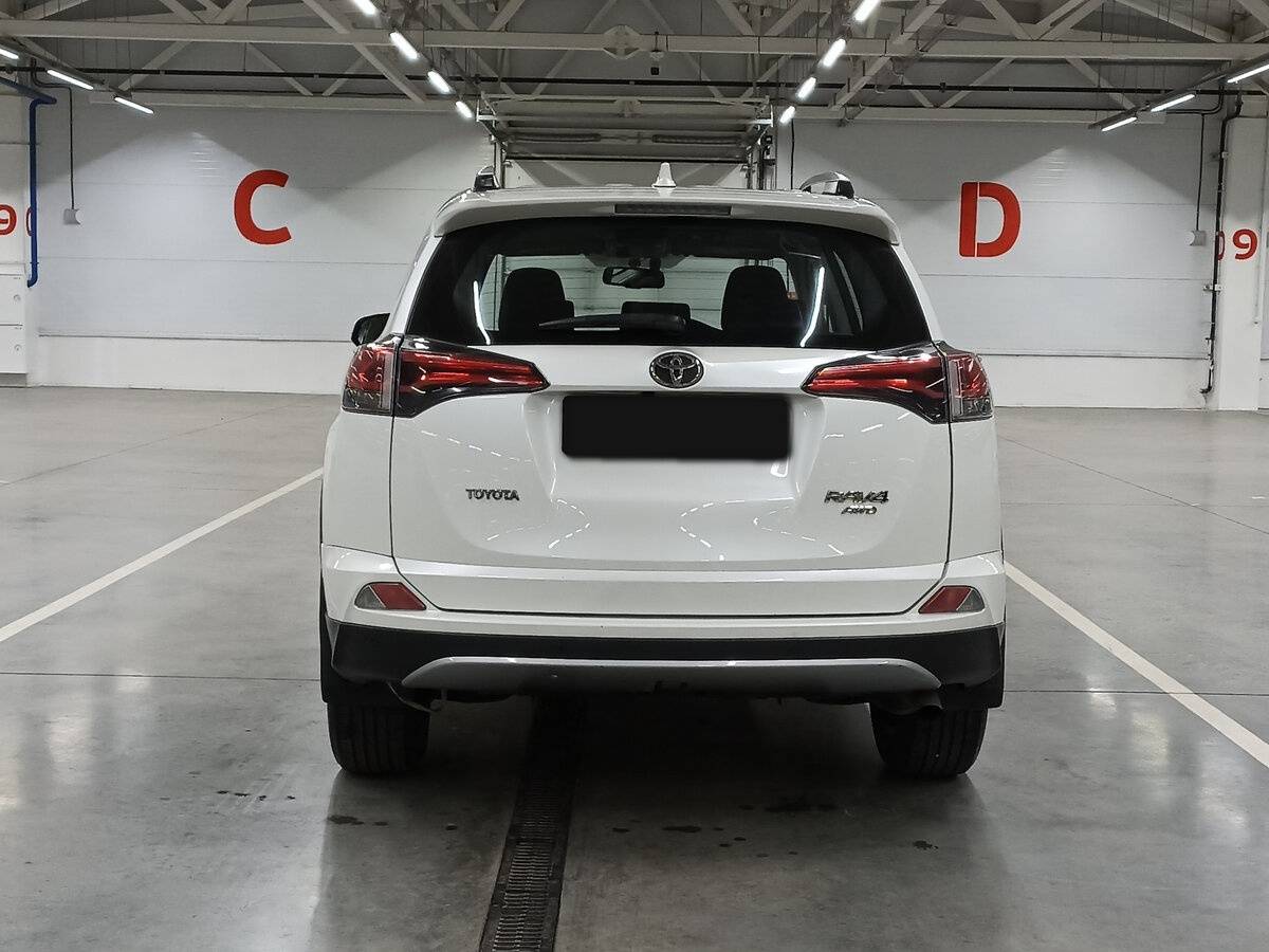 Б/У Тойота Рав4 2017 года. Фото: #5