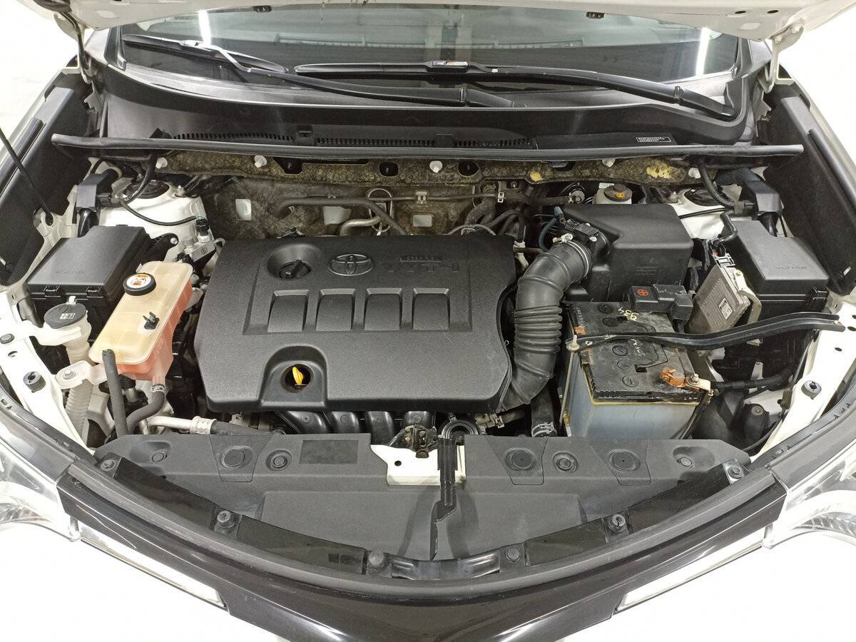 Б/У Тойота Рав4 2017 года. Фото: #8