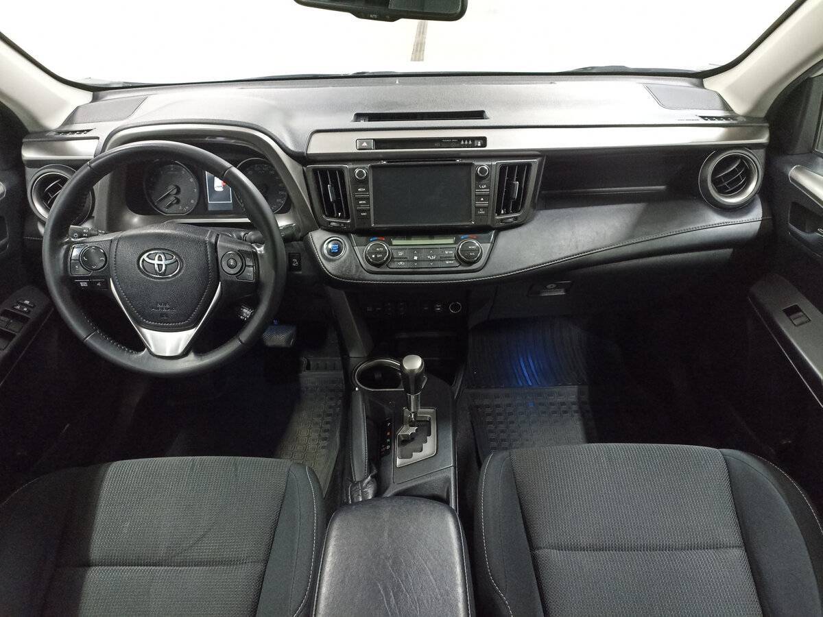 Б/У Тойота Рав4 2017 года. Фото: #13