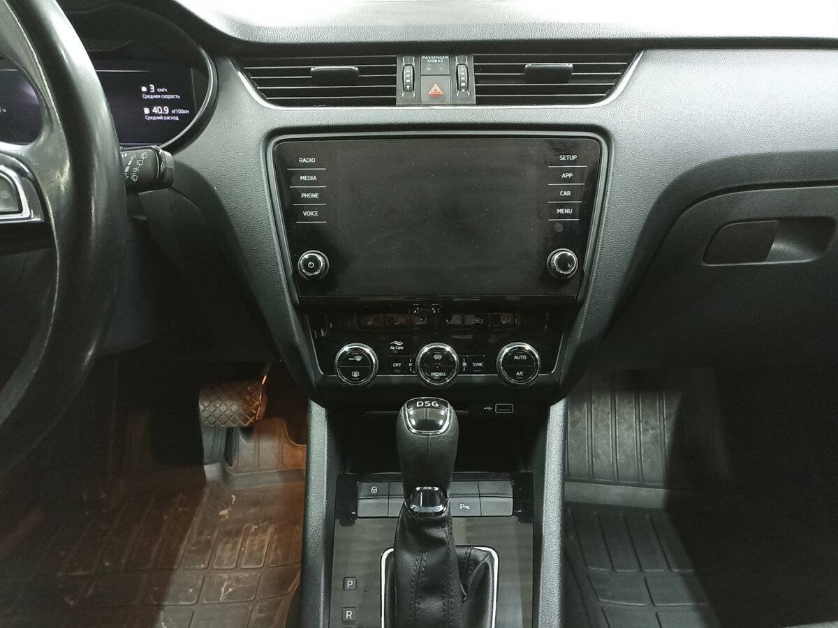 Б/У Шкода Октавия 2018 года. Фото: #14