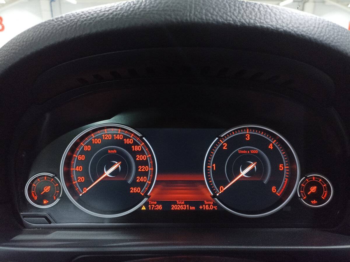 BMW 5 серии 2016 года с пробегом. Фото: #12