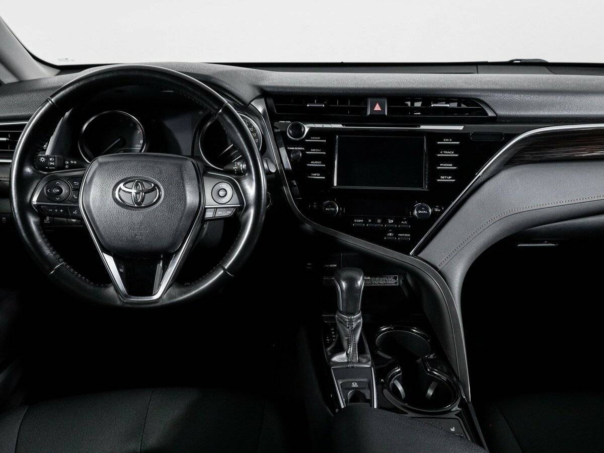 Toyota Camry 2019 года с пробегом. Фото: #11