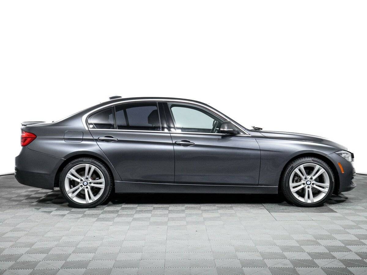 BMW 3 серии 2017 года с пробегом. Фото: #3