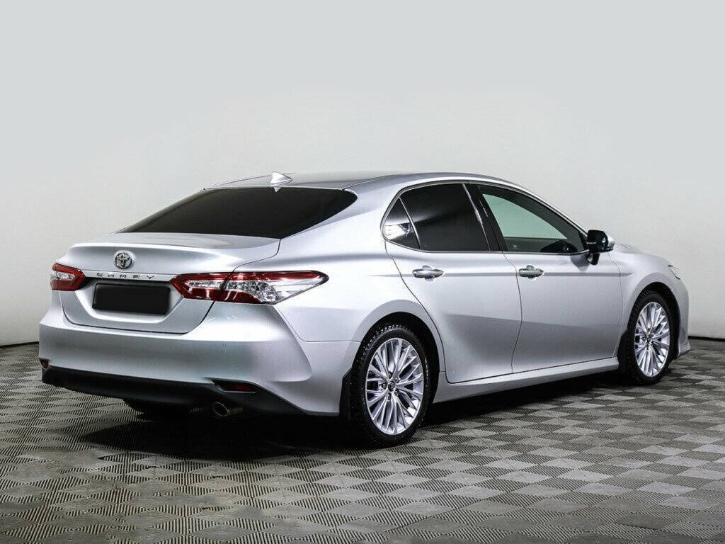 Toyota Camry 2018 года с пробегом. Фото: #3