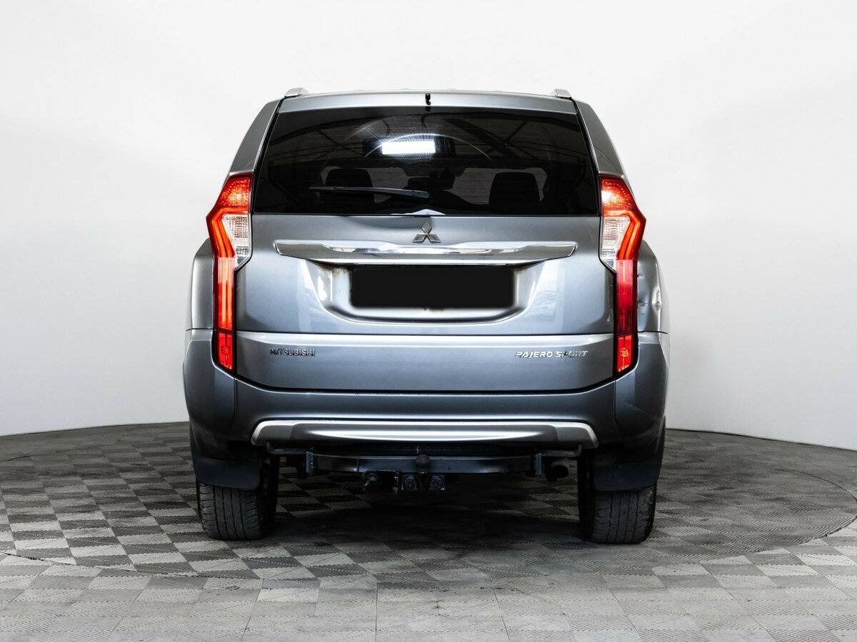 Mitsubishi Pajero Sport 2017 года с пробегом. Фото: #5