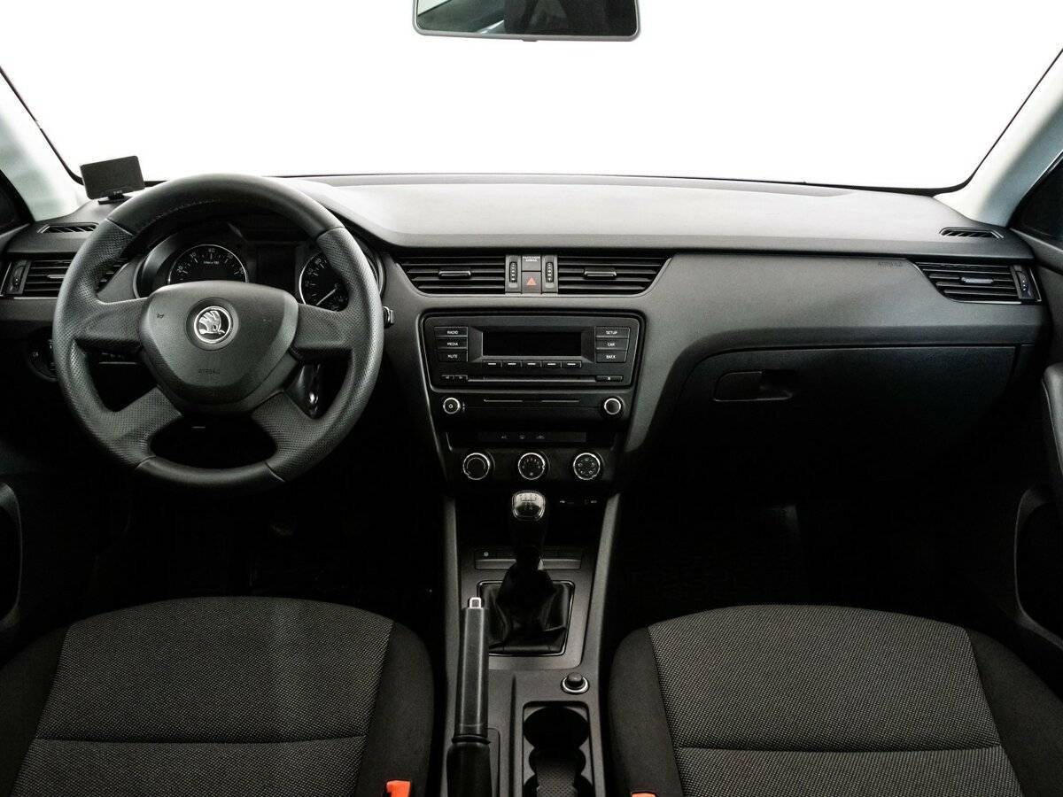 Б/У Шкода Октавия 2013 года. Фото: #9