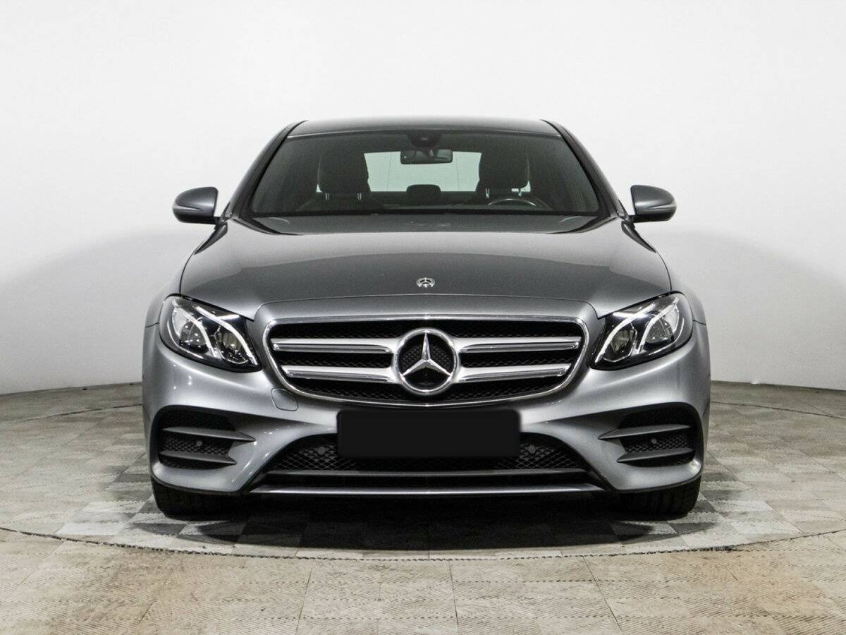 Mercedes-Benz E-Класс 2018 года с пробегом. Фото: #1