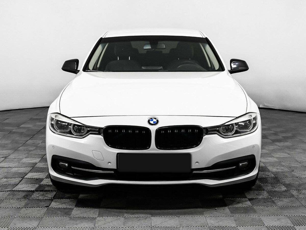 BMW 3 серии 2017 года с пробегом. Фото: #1