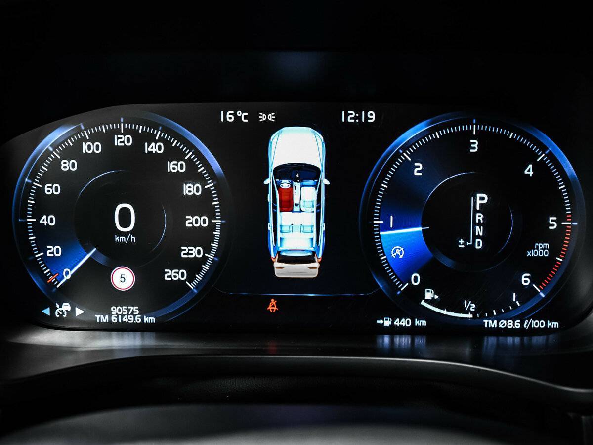 Volvo XC60 2018 года с пробегом. Фото: #9