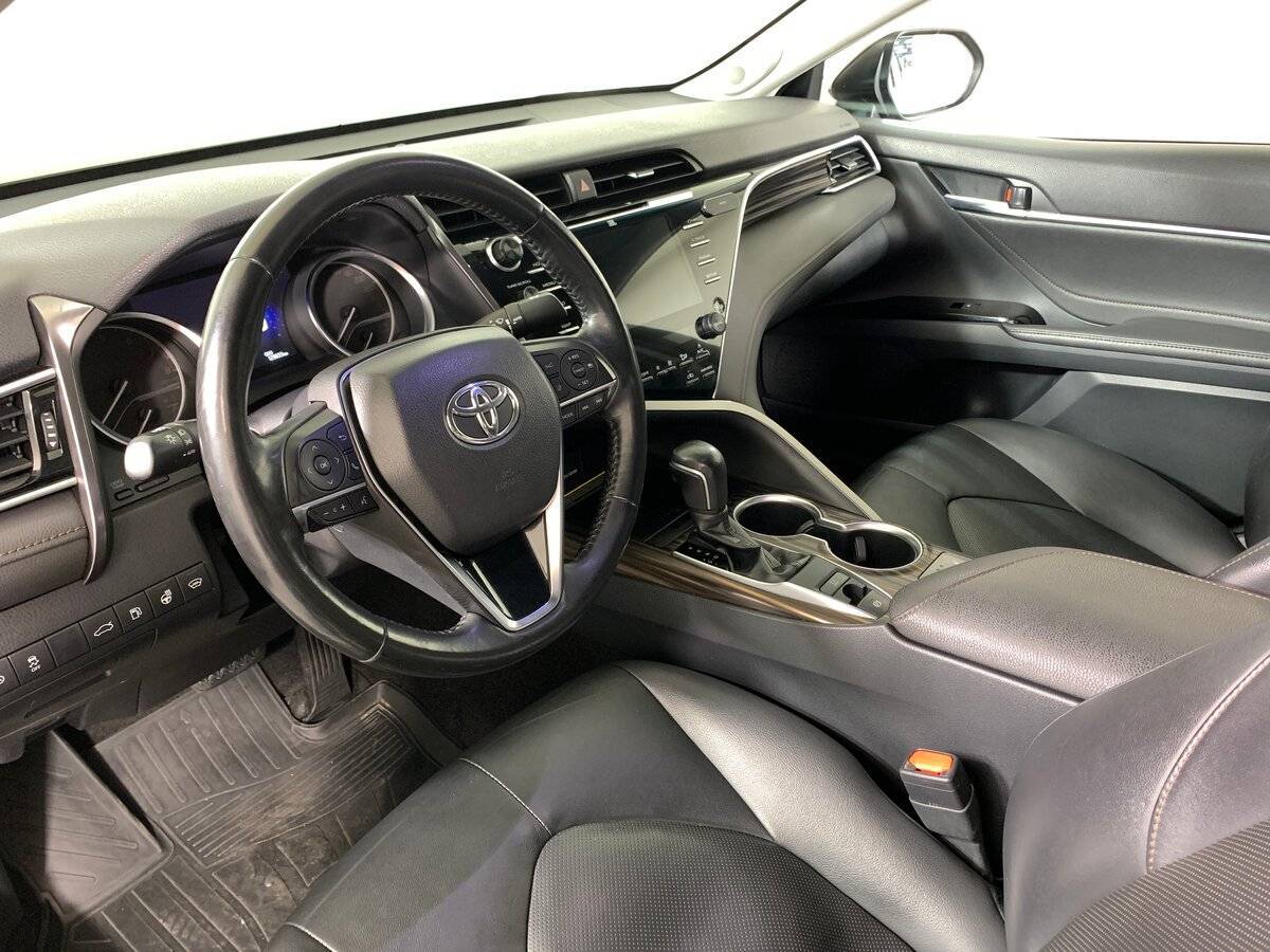 Toyota Camry 2018 года с пробегом. Фото: #10