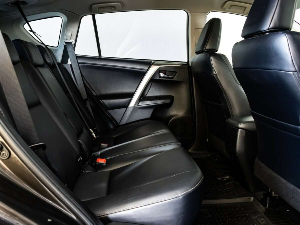 Б/У Тойота Рав4 2015 года. Фото: #15