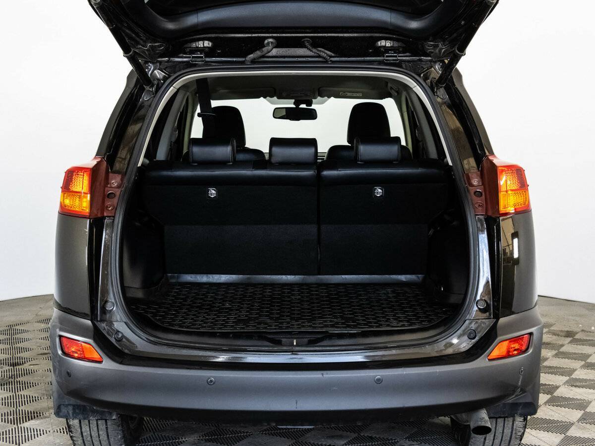 Б/У Тойота Рав4 2015 года. Фото: #17