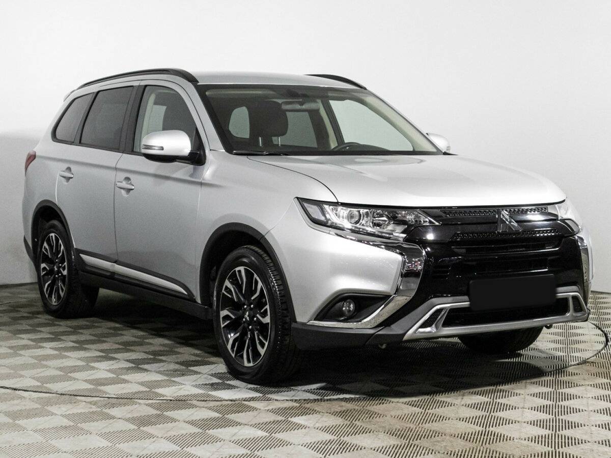 Mitsubishi Outlander 2022 года с пробегом. Фото: #2