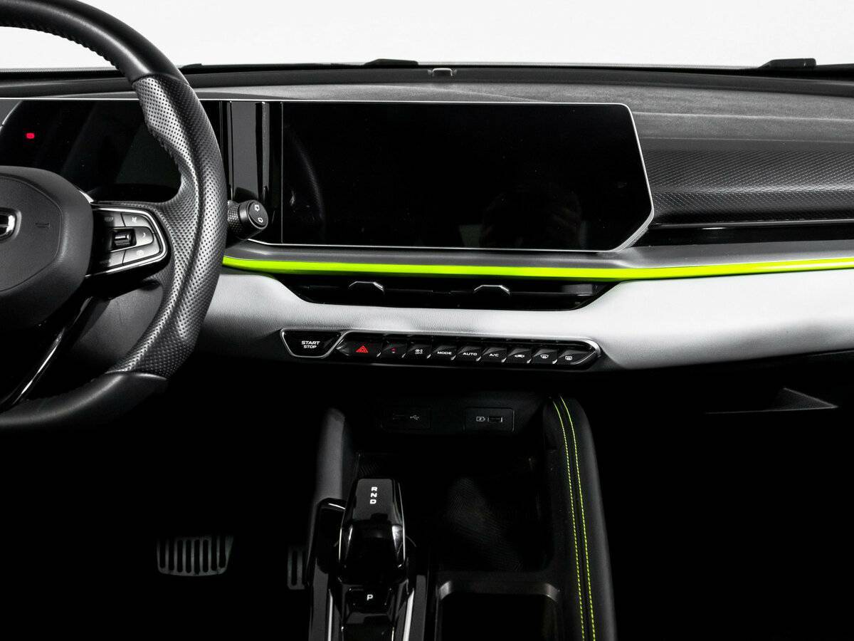 Geely Coolray 2023 года с пробегом. Фото: #12