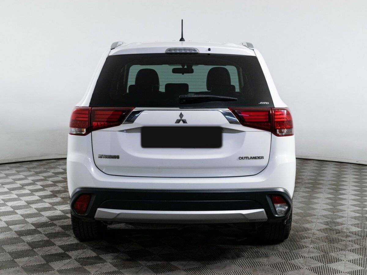 Mitsubishi Outlander 2016 года с пробегом. Фото: #5