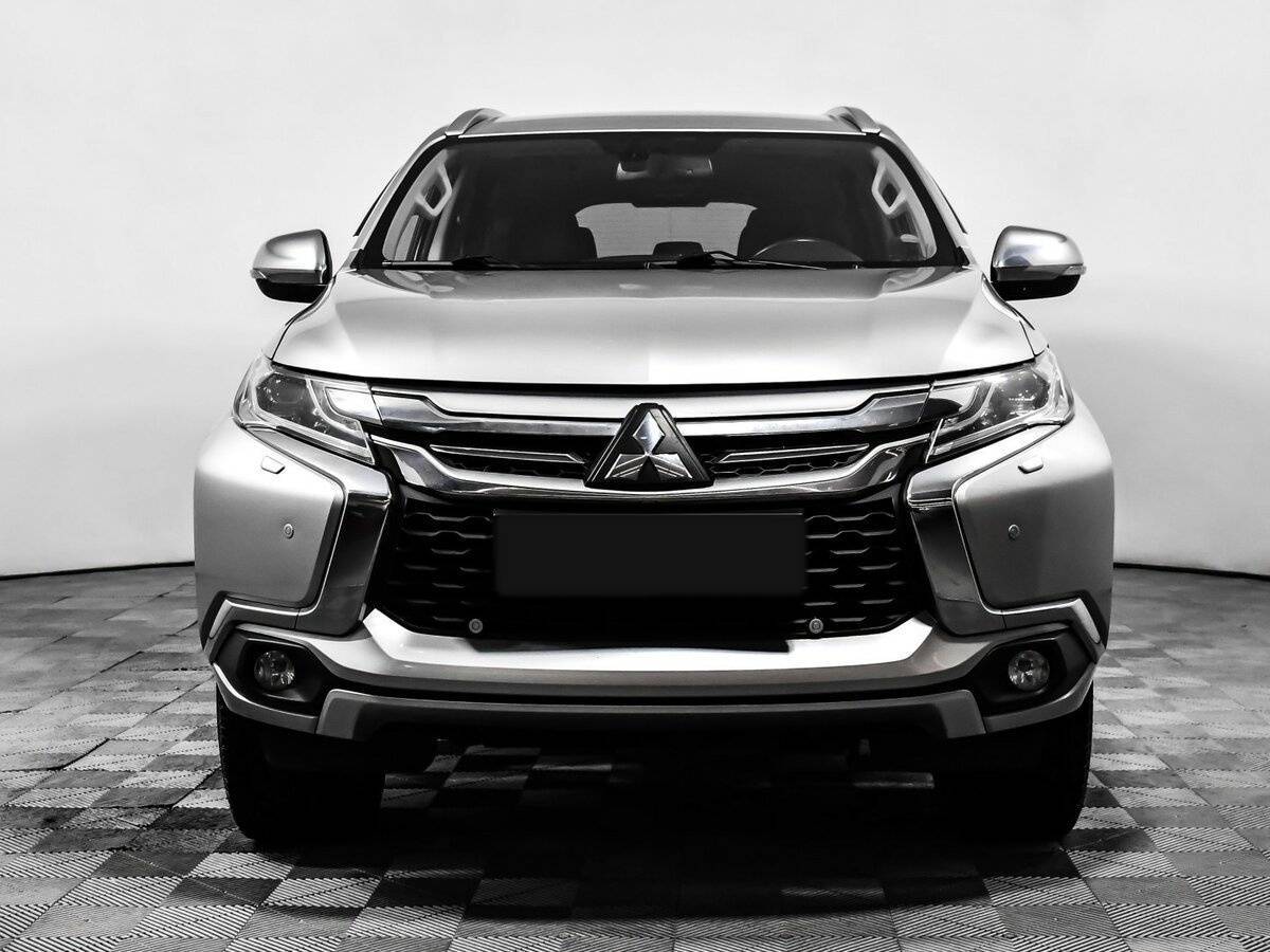 Mitsubishi Pajero Sport 2017 года с пробегом. Фото: #1