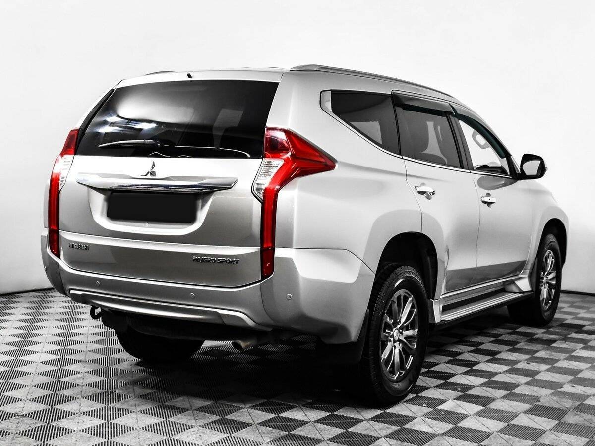 Mitsubishi Pajero Sport 2017 года с пробегом. Фото: #4