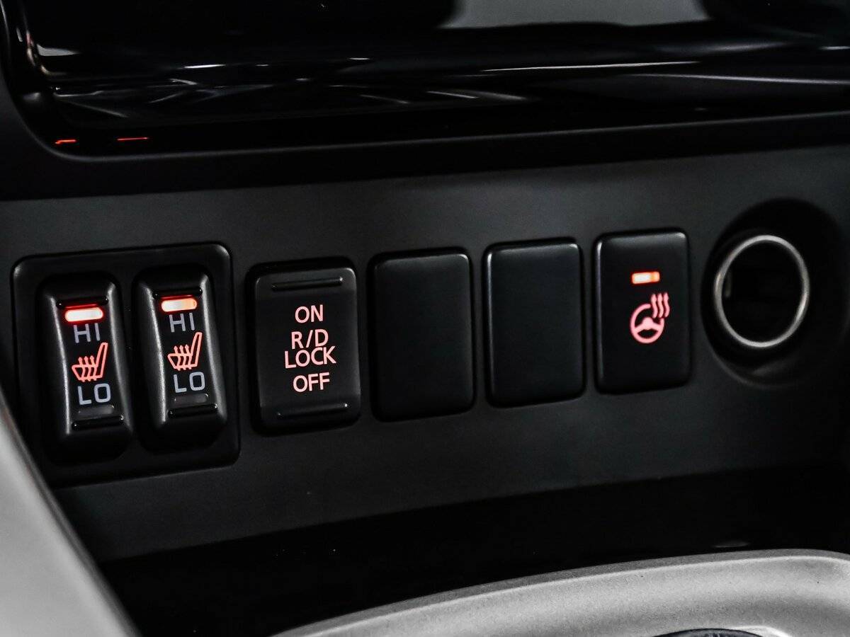 Mitsubishi Pajero Sport 2017 года с пробегом. Фото: #21