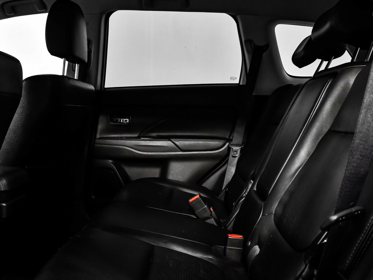 Mitsubishi Outlander 2016 года с пробегом. Фото: #10