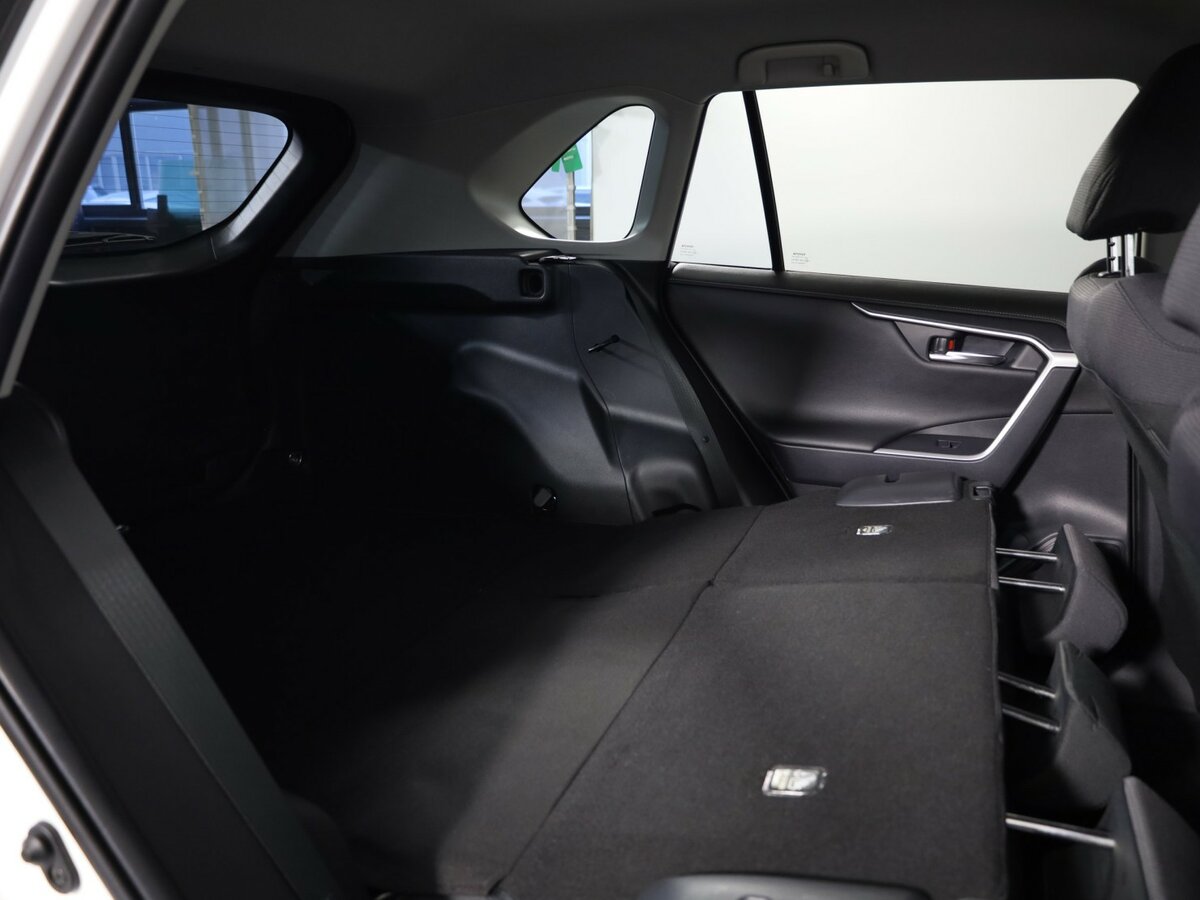 Toyota RAV4 2019 года с пробегом. Фото: #14