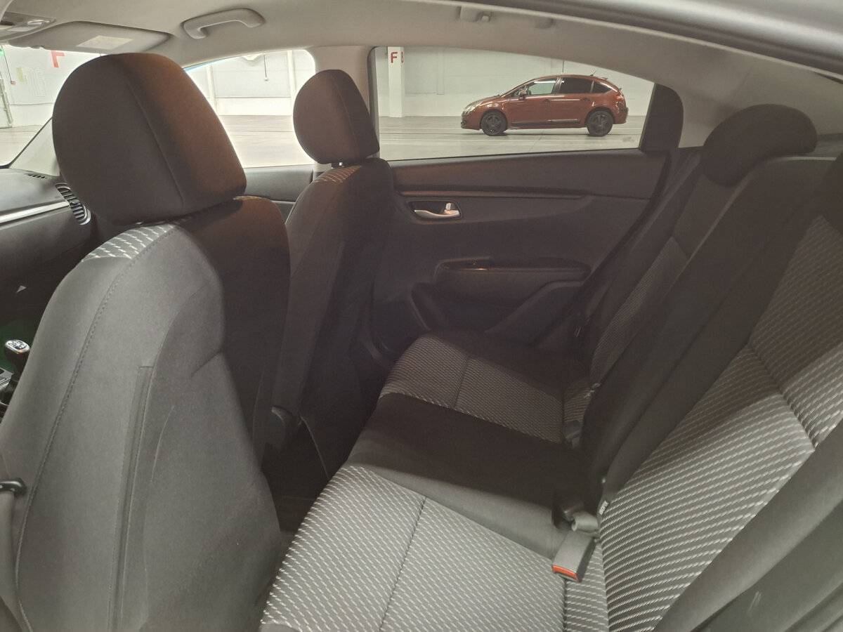 Б/У Киа Рио 2017 года. Фото: #11