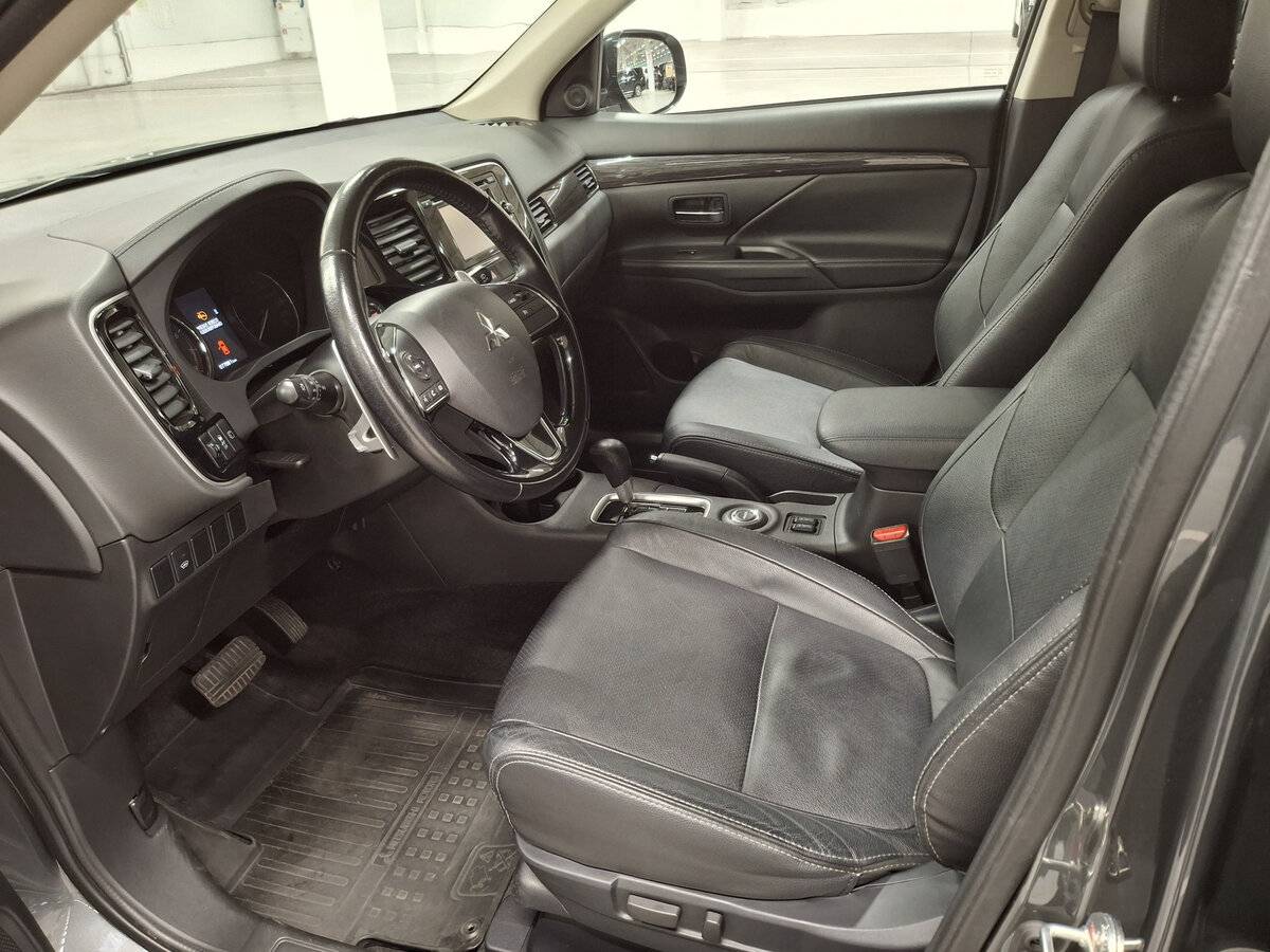 Mitsubishi Outlander 2016 года с пробегом. Фото: #14