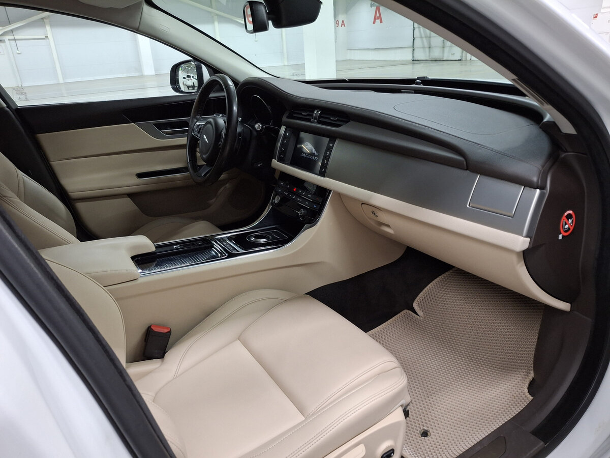 Jaguar XF 2016 года с пробегом. Фото: #10