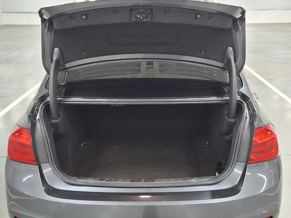 BMW 3 серии 2018 года с пробегом. Фото: #8