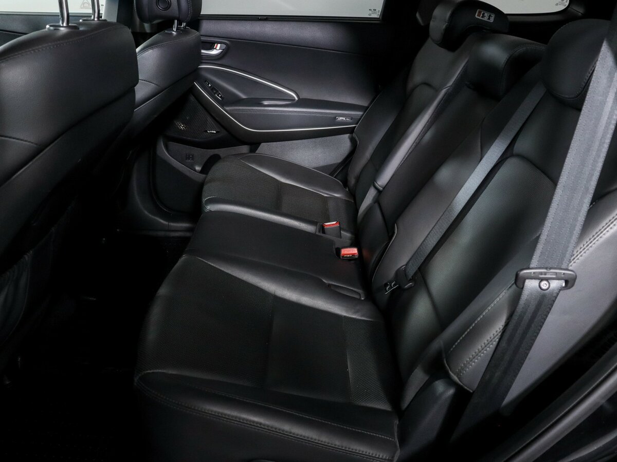 Hyundai Santa Fe 2017 года с пробегом. Фото: #9