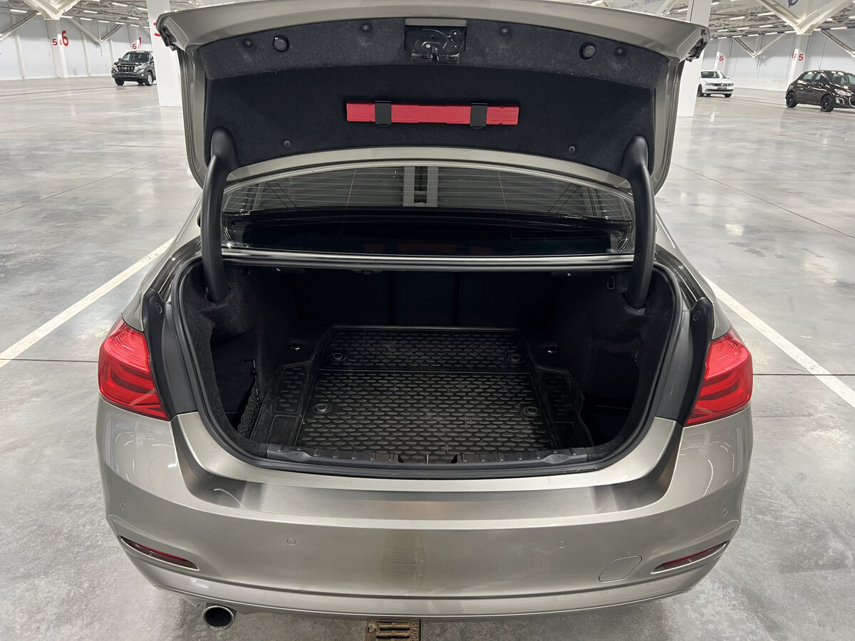 BMW 3 серии 2018 года с пробегом. Фото: #9