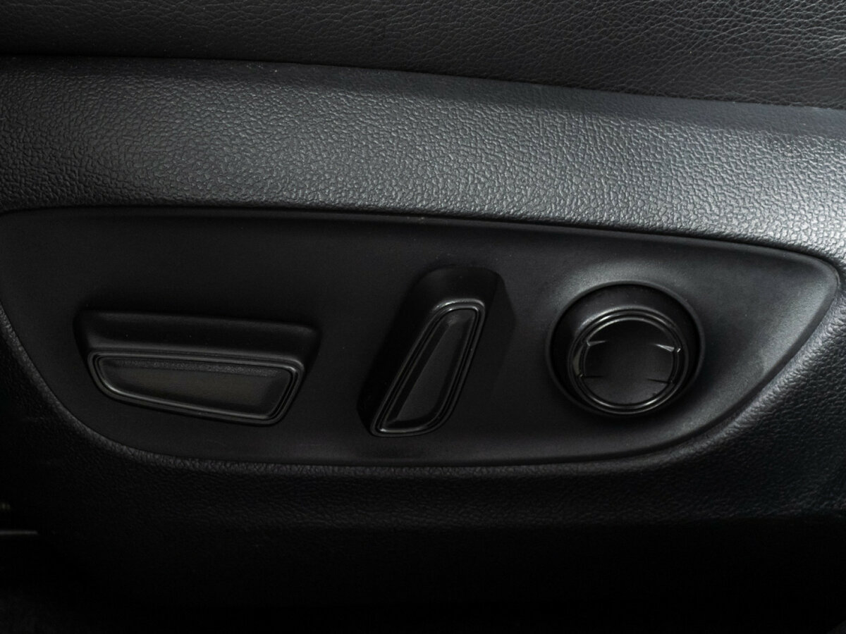 Toyota RAV4 2020 года с пробегом. Фото: #14