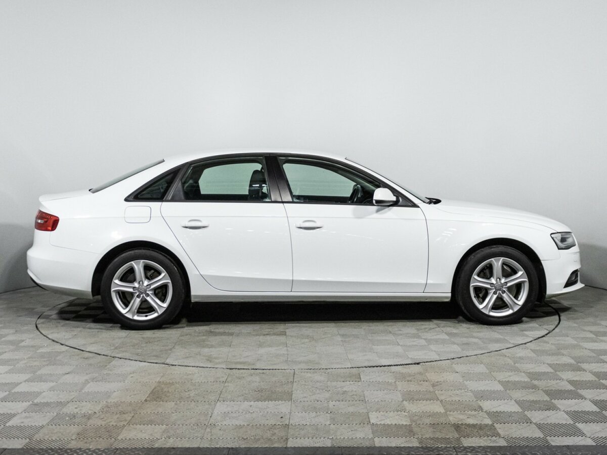 Audi A4 2015 года с пробегом. Фото: #3