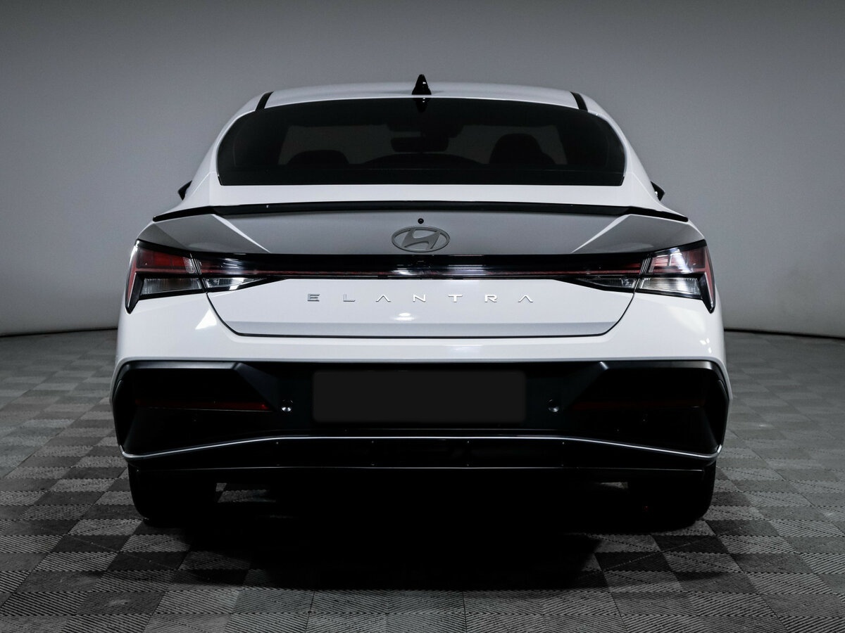 Б/У Хендай Елантра 2024 года. Фото: #4