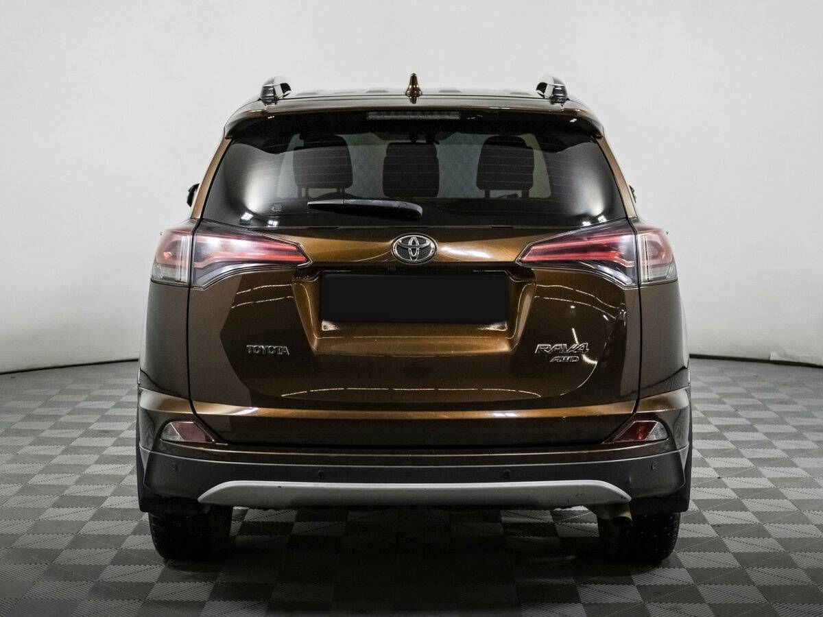 Toyota RAV4 2017 года с пробегом. Фото: #4