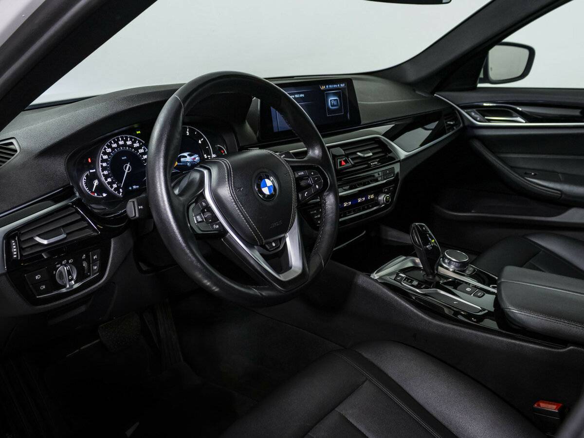 BMW 5 серии 2017 года с пробегом. Фото: #8