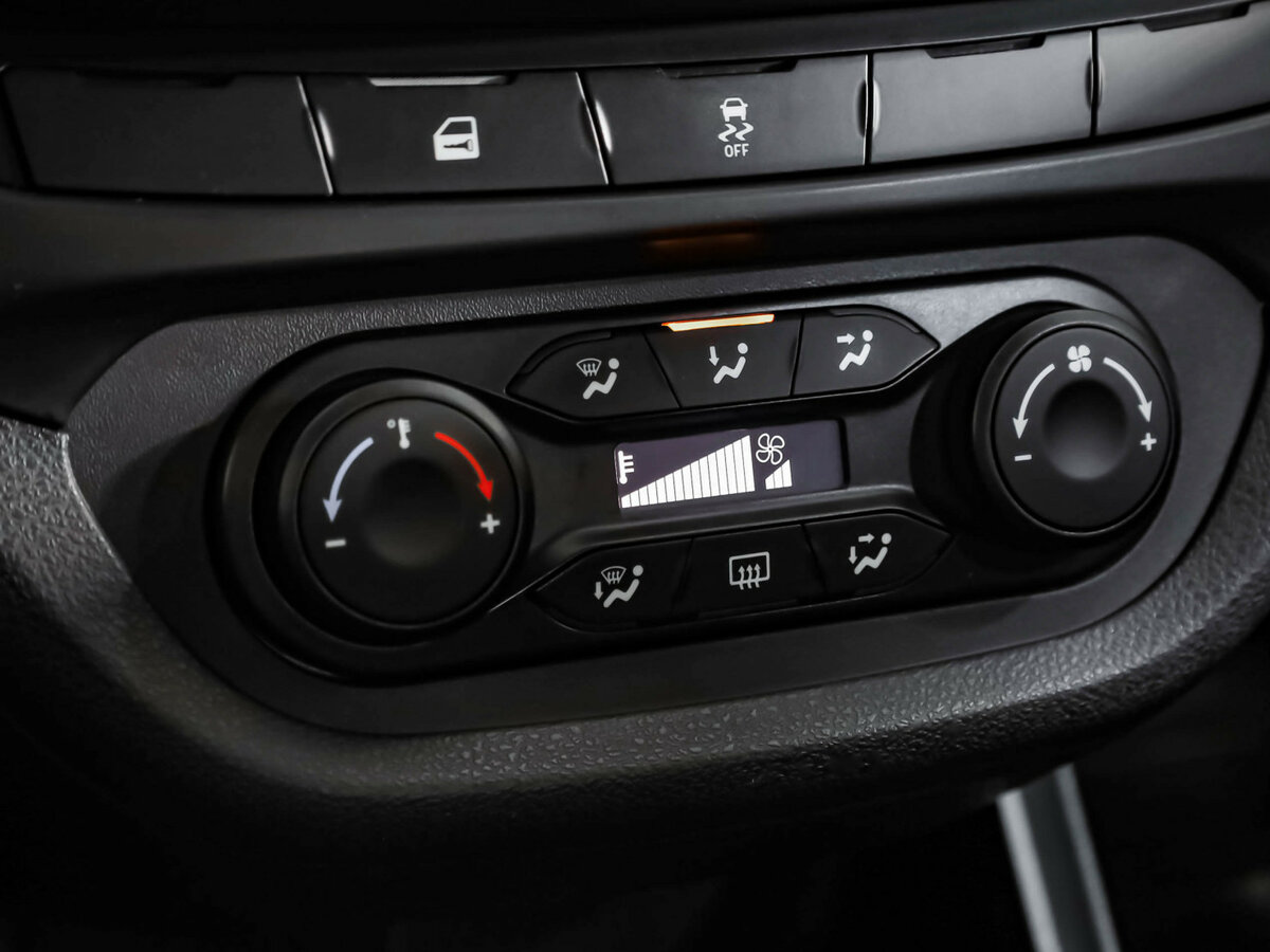 Lada (ВАЗ) Vesta 2018 года с пробегом. Фото: #13