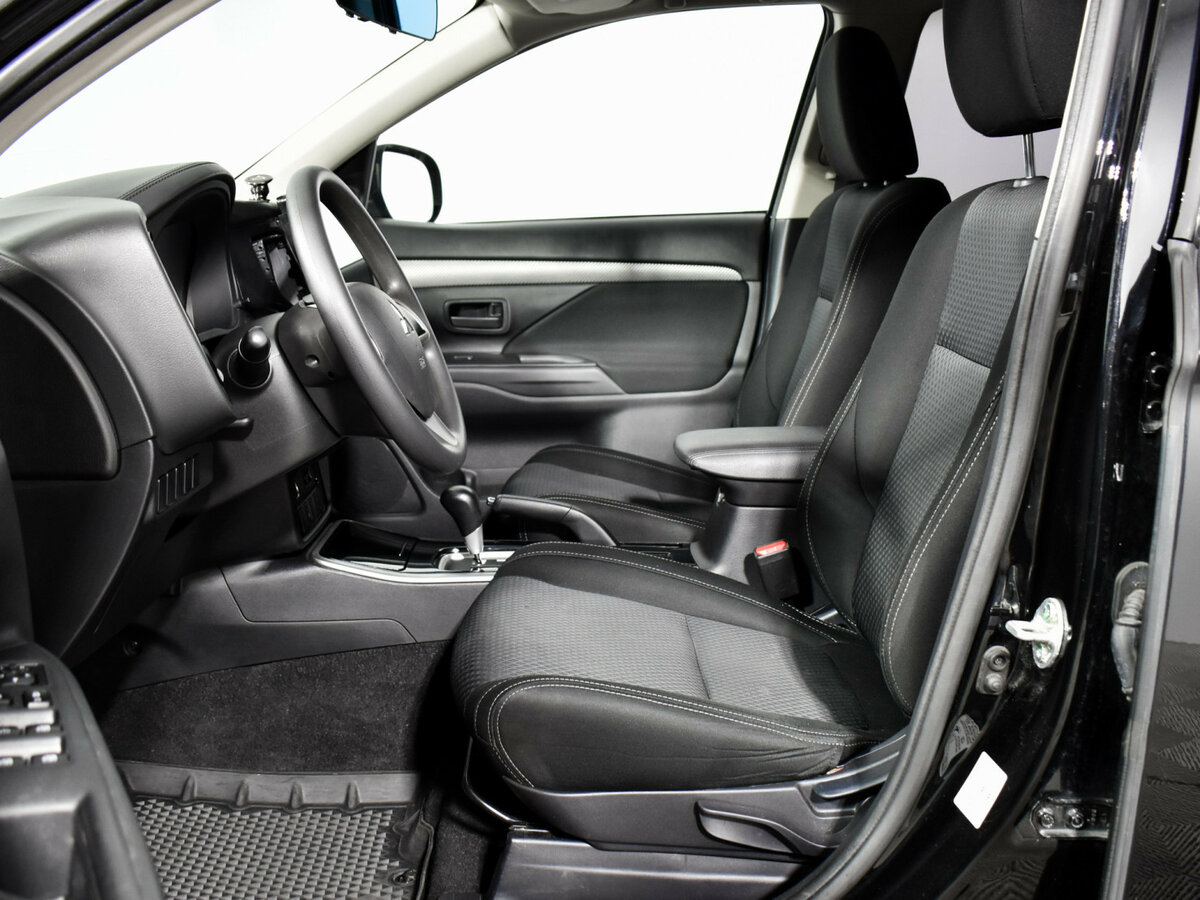 Mitsubishi Outlander 2018 года с пробегом. Фото: #7