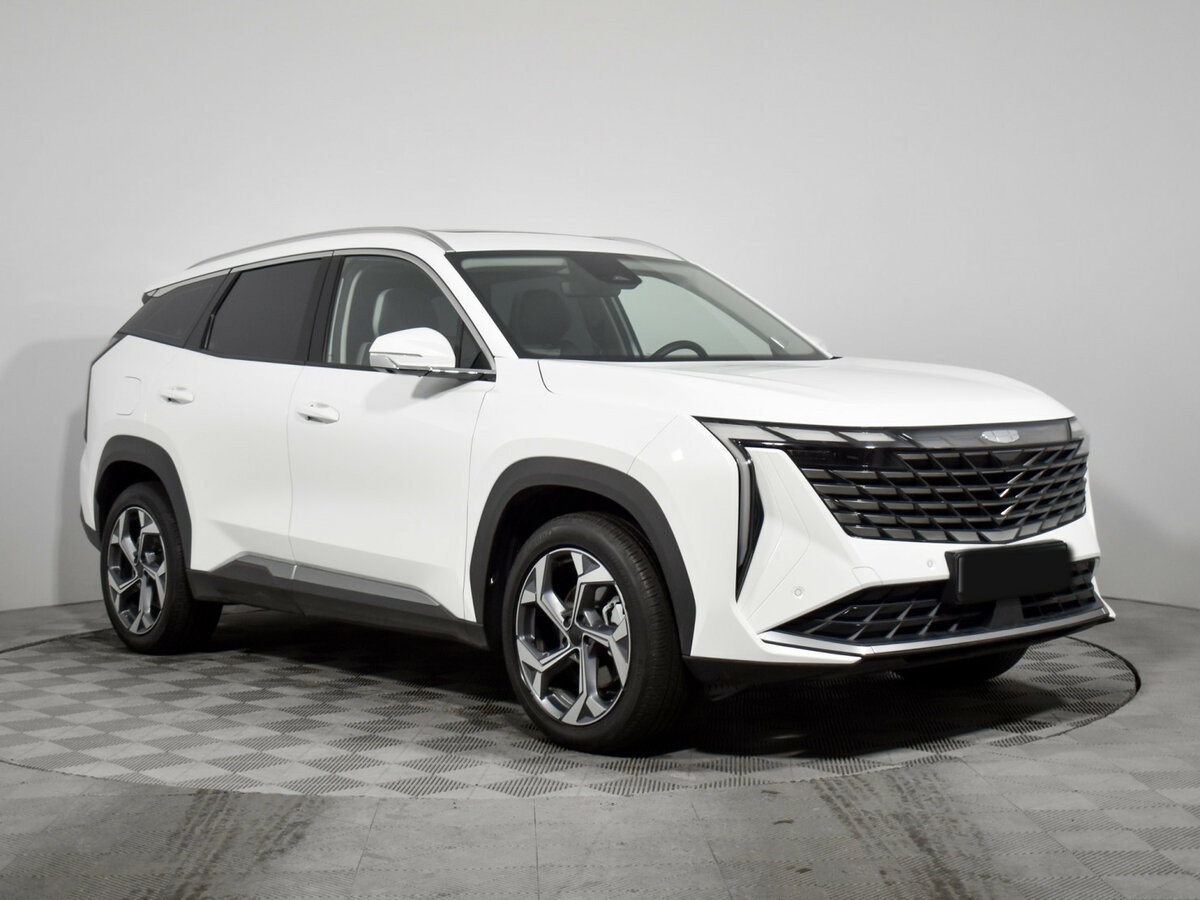 Geely Atlas 2024 года с пробегом. Фото: #2