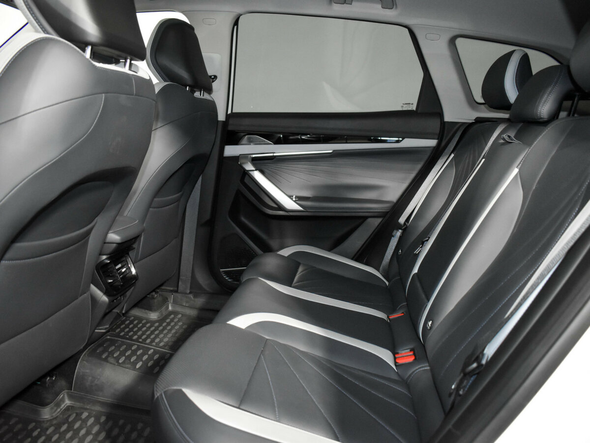 Geely Atlas 2024 года с пробегом. Фото: #9