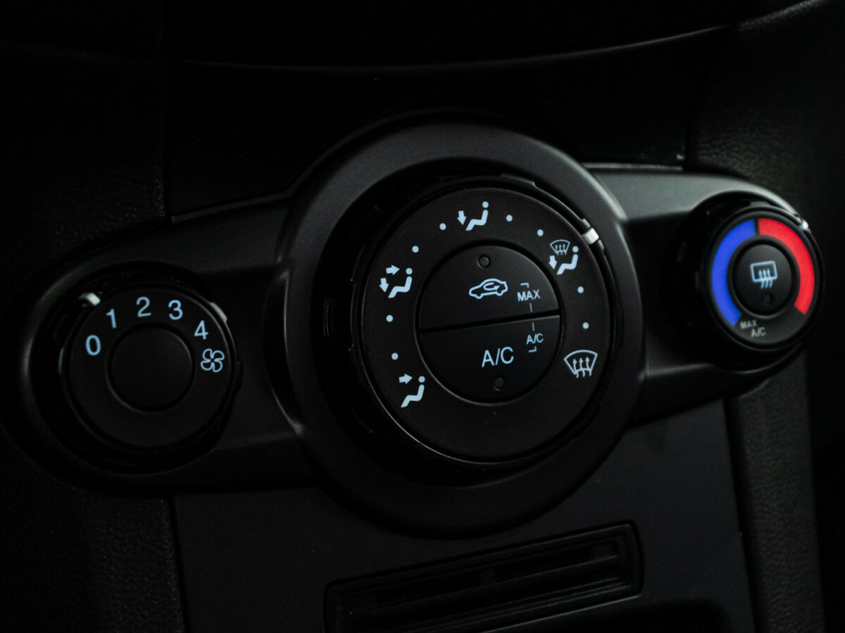 Ford Fiesta 2015 года с пробегом. Фото: #14