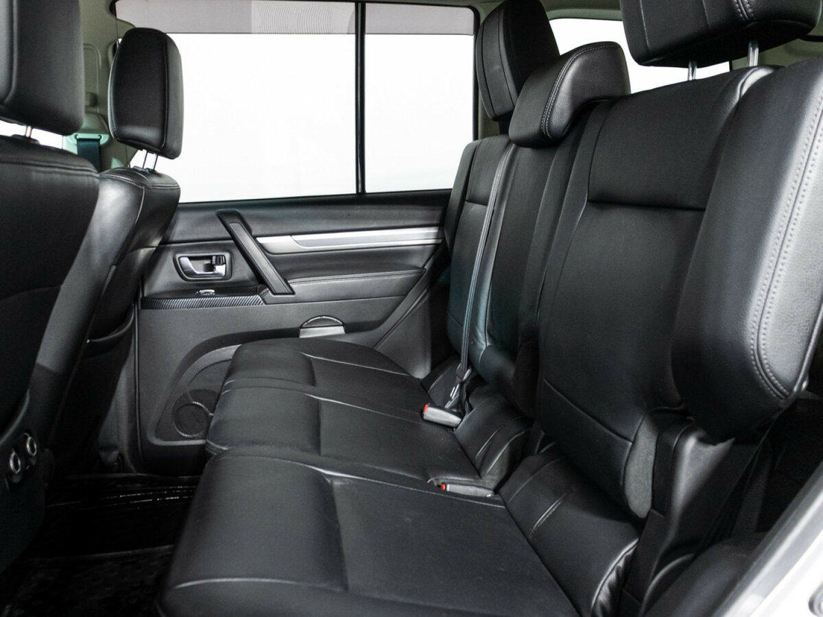 Mitsubishi Pajero 2015 года с пробегом. Фото: #7