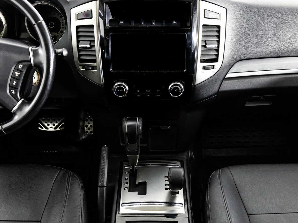 Mitsubishi Pajero 2017 года с пробегом. Фото: #14