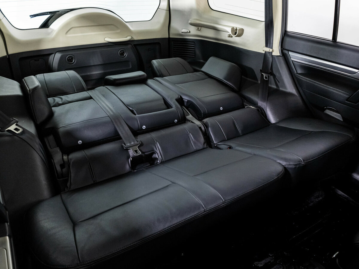 Mitsubishi Pajero 2017 года с пробегом. Фото: #28