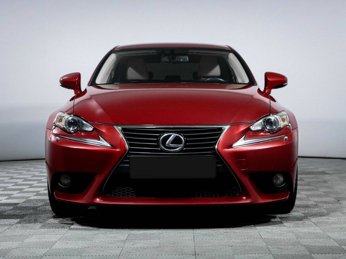 Lexus IS 2013 года с пробегом. Фото: #1