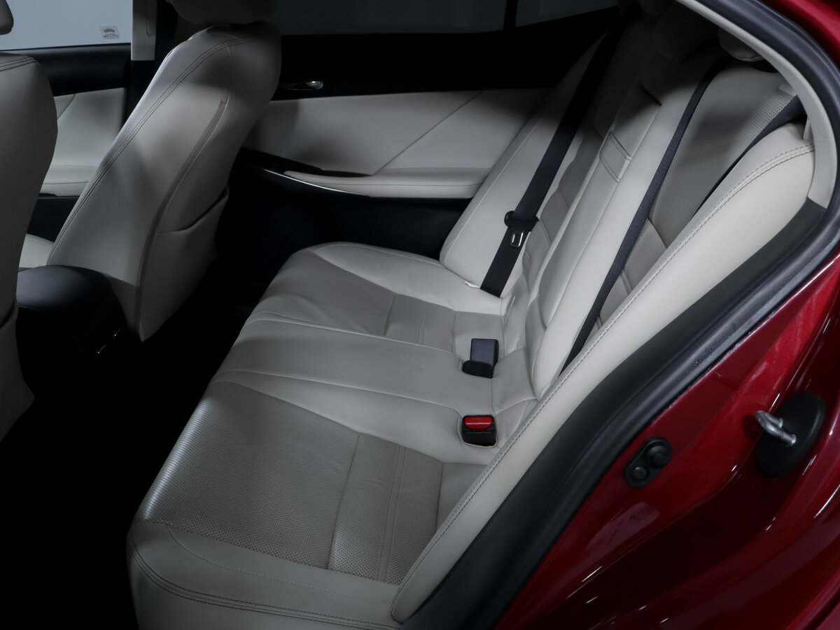 Lexus IS 2013 года с пробегом. Фото: #7