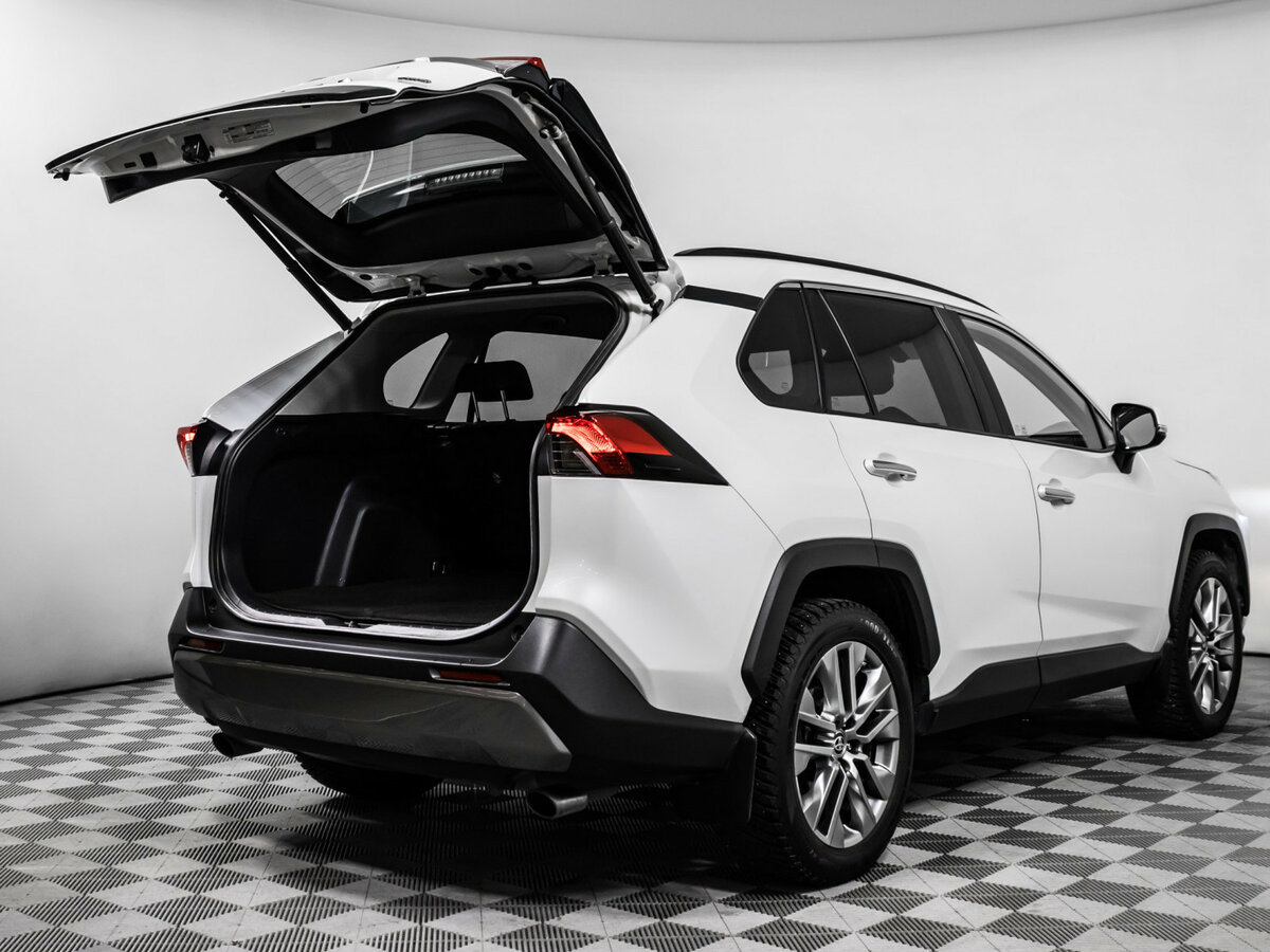Toyota RAV4 2019 года с пробегом. Фото: #12