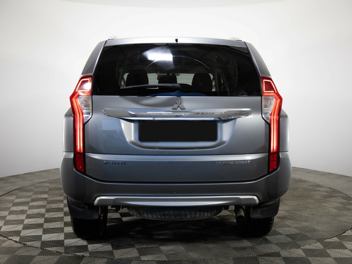 Mitsubishi Pajero Sport 2016 года с пробегом. Фото: #3