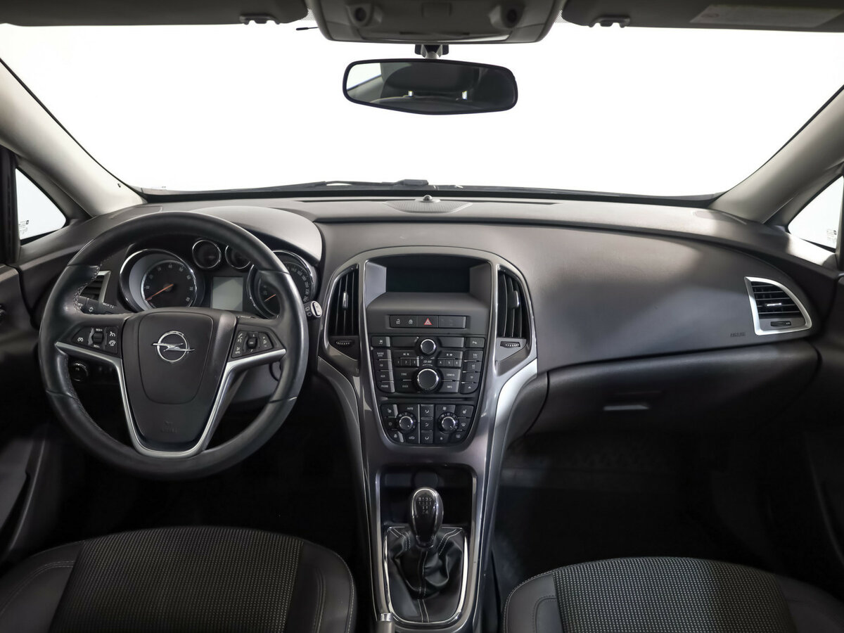 Б/У Опель Астра 2012 года. Фото: #7