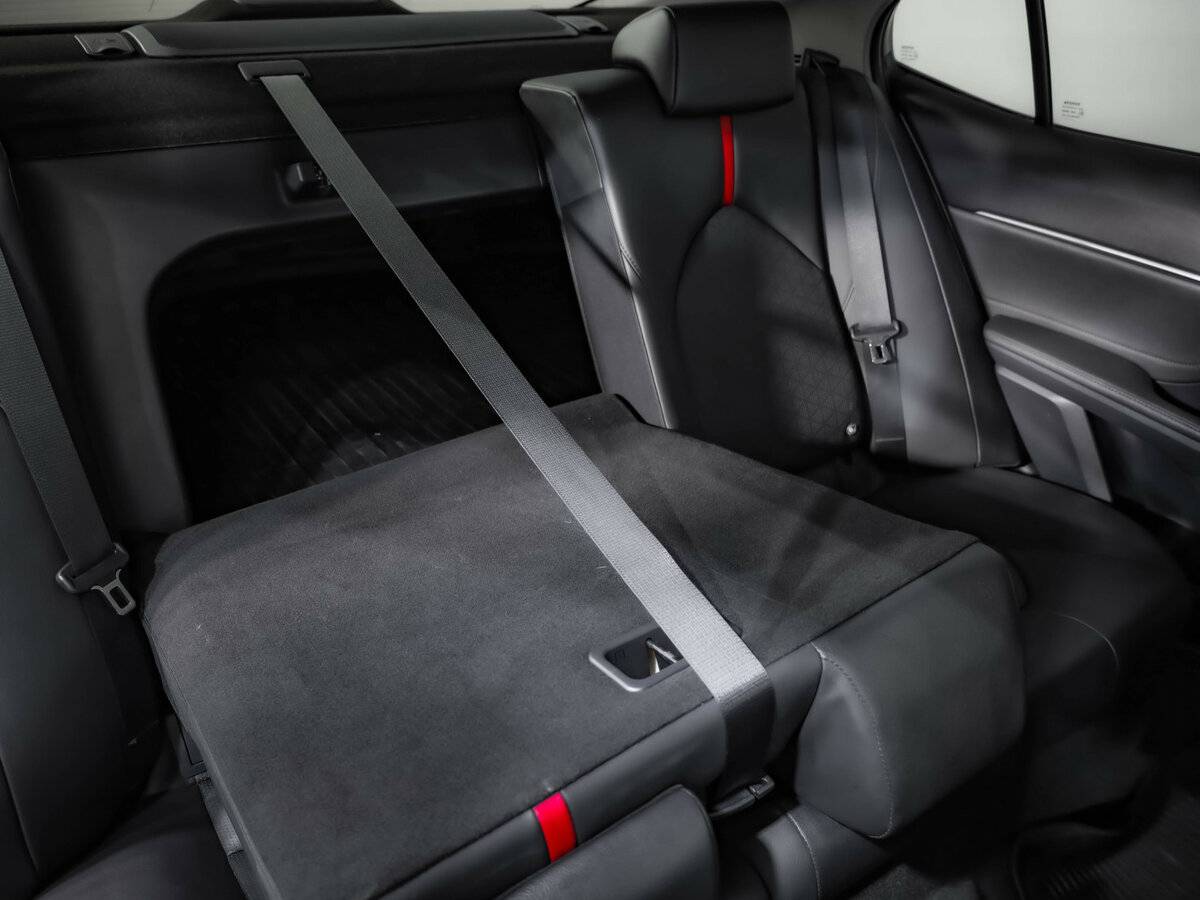 Toyota Camry 2021 года с пробегом. Фото: #25